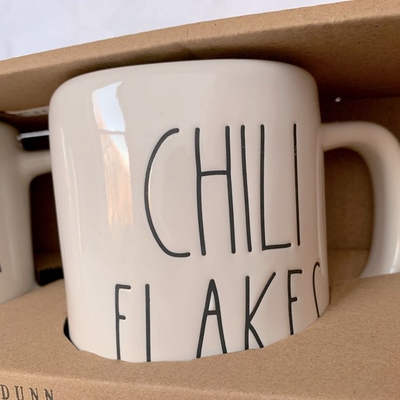 Rae Dunn Parmesan & Chili Flakes shaker set - Picture 3 of 6